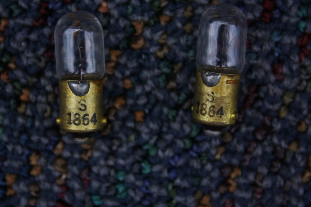 (2) NOS MIXER VU Meter Bulbs #S1864 1864