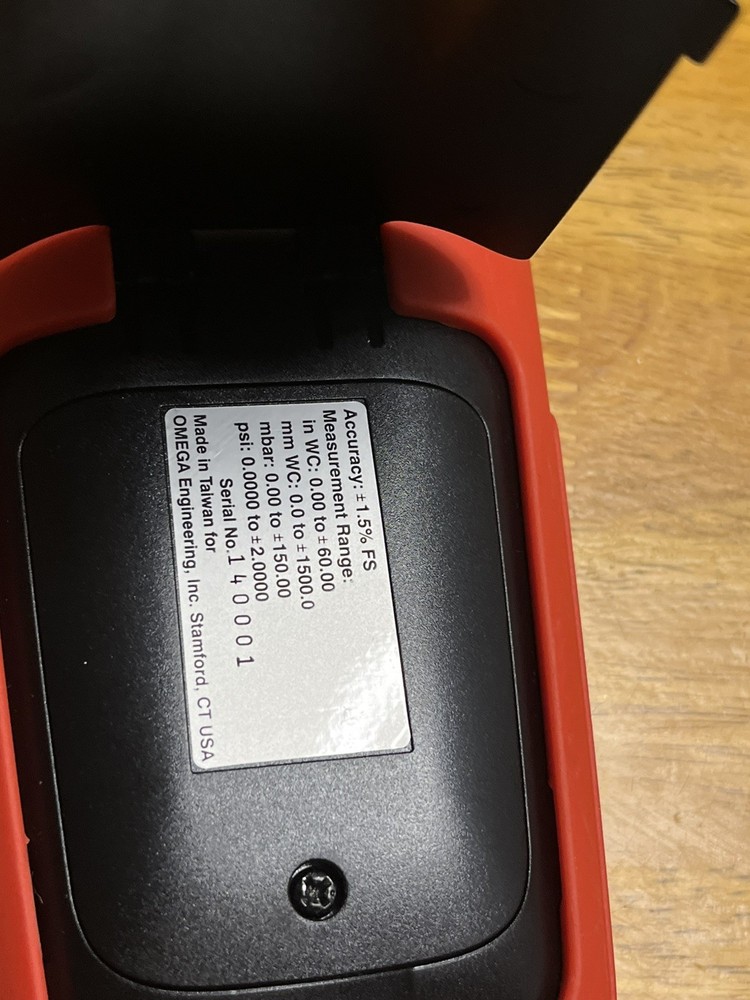 Omega Model HHP886 Manometer with Datalogging