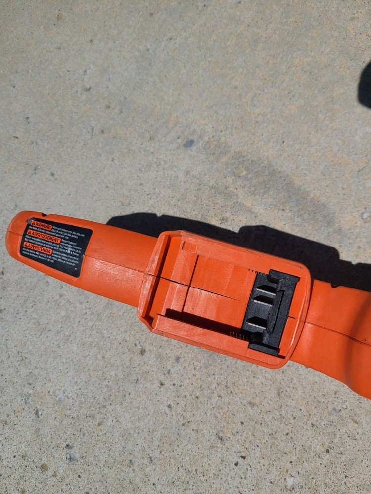 Black & Decker LST300 20V Max 12'' Cordless String Trimmer Tool Only (TESTED)