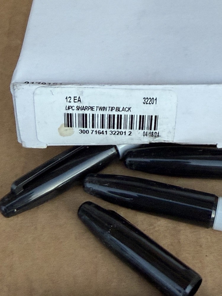 Sharpie Permanent Markers, Fine Point, Black, 10 Count NEW!