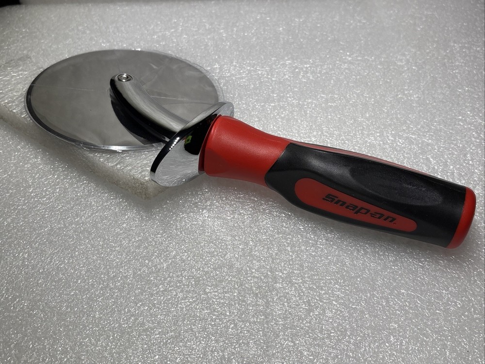 New Snap-on Tools Instinct Handle Inspired Pizza Cutter