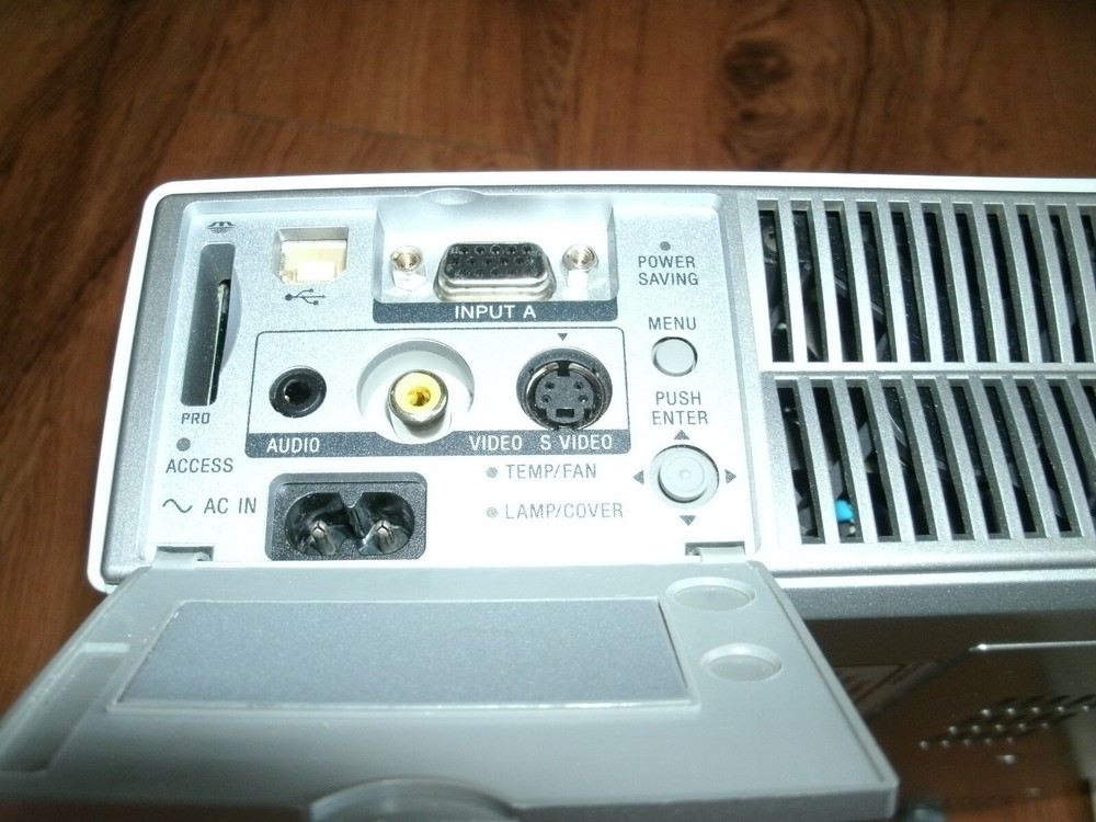 Sony Data Projector VPL-CX6 & Accessories, Excellent Working Condition