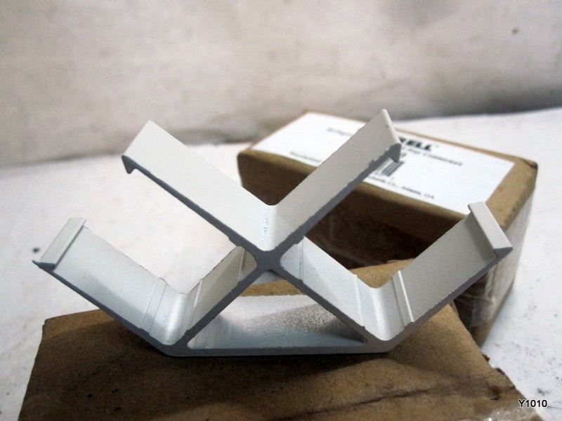 Lorell 90-degree Panel Connectors - Aluminum LLR 90260