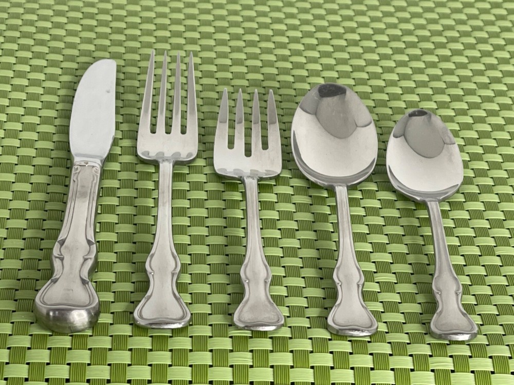 Reed & Barton MODERN PROVINCIAL Stainless Silverware Flatware SMART CHOICE