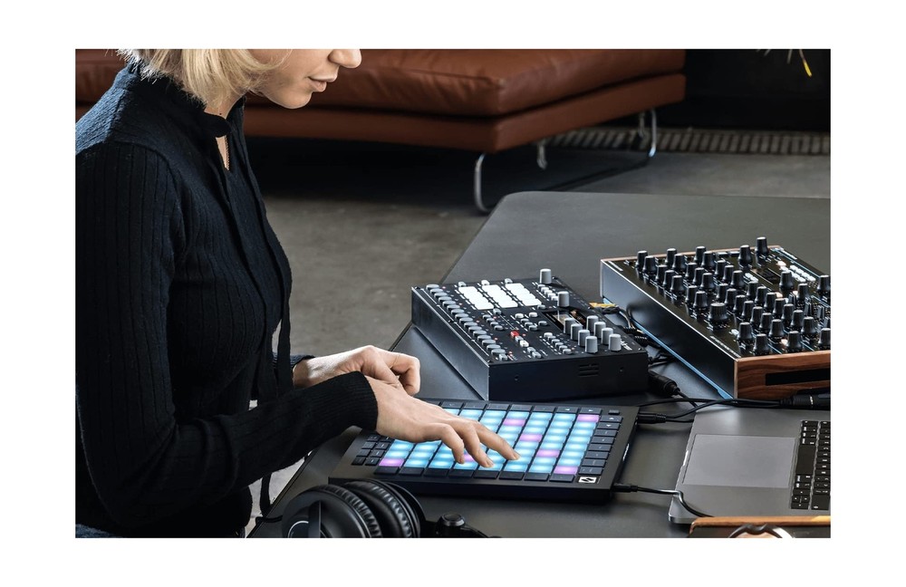 Novation Launchpad Pro MK3, MIDI 64-Grid Controller and Sequencer for Ableton...