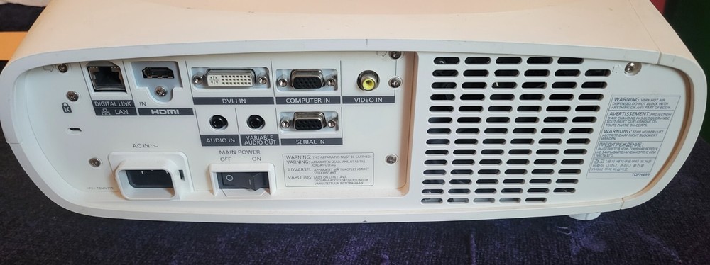 Panasonic DLP Projector PT-RZ370 - WORKS GREAT