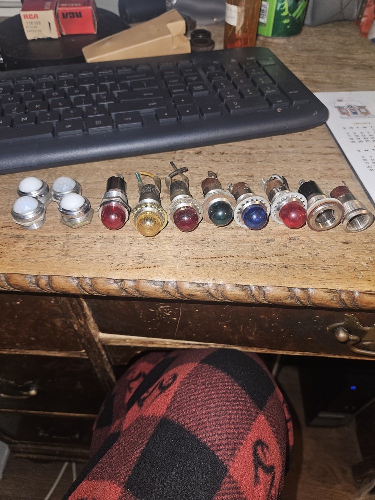 60 VINTAGE SMALL DIALCO DRAKE SMOOTH AND FAUCETED INDICATOR PANEL METER LIGHTS