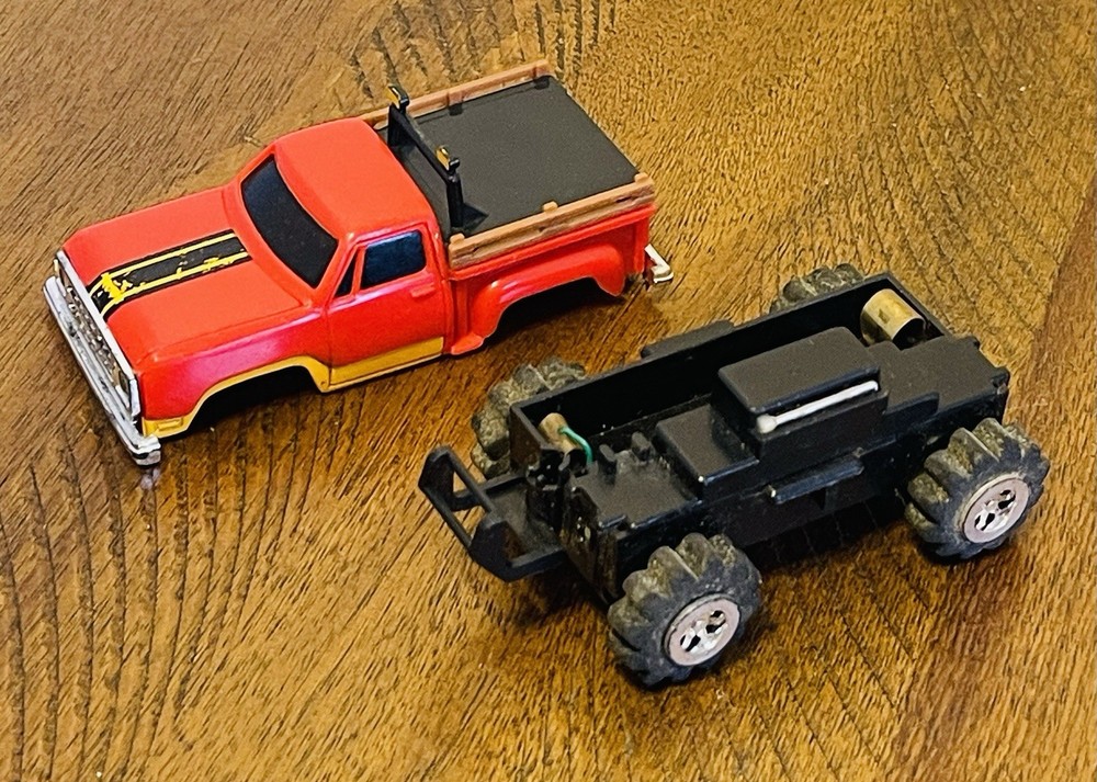 SCHAPER STOMPER 4x4’s - RED & YELLOW 4x4 !!!