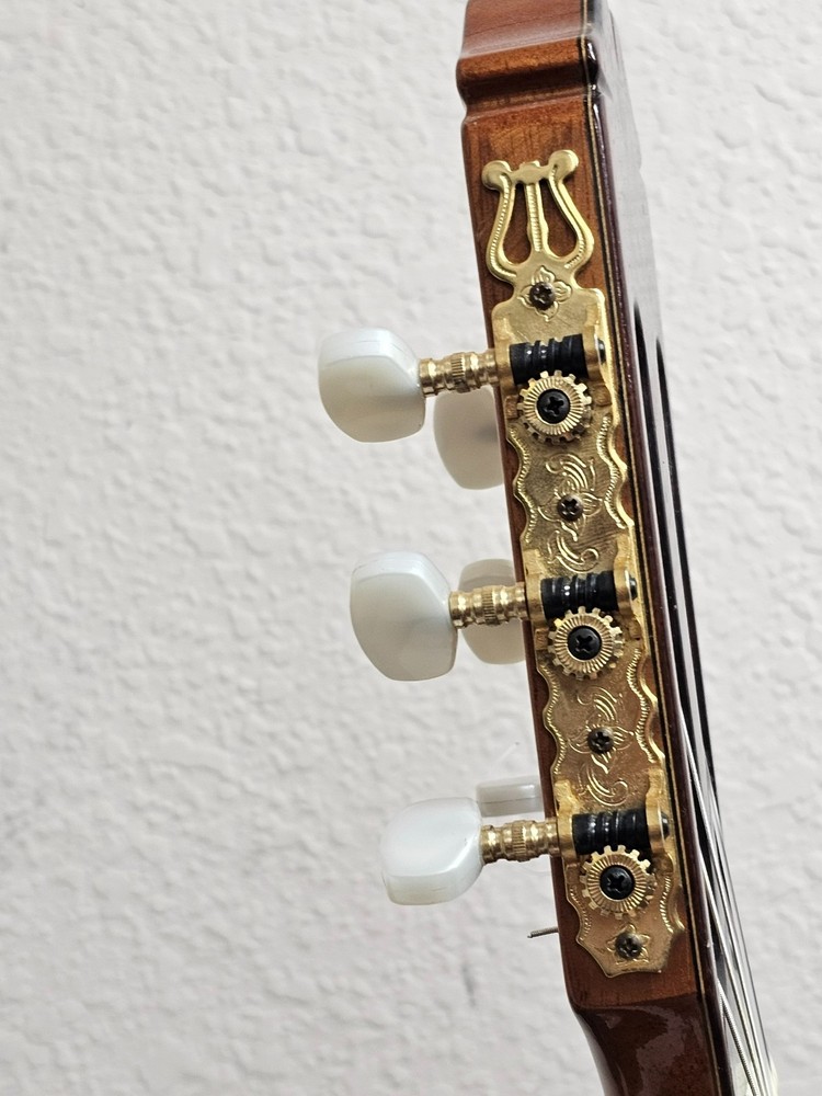 1998 Manuel Raimundo 140 Classical Guitar - Natural
