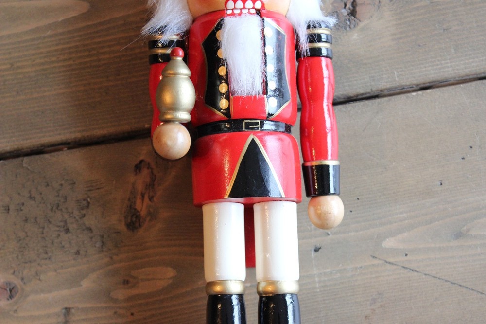 Royal King Nutcracker