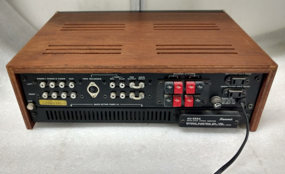 Sansui AU-555A Solid State Stereo Amplifier