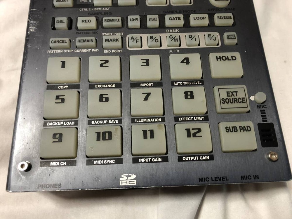 Roland SP-404SX Compact Linear Wave Sampler High capacity & high sound quality