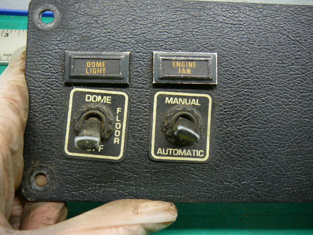 USED 1994 T800 KENWORTH DASH PANEL