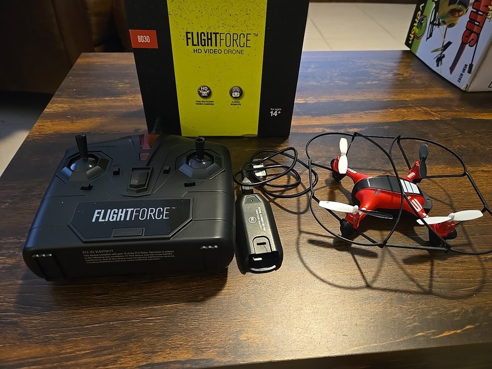 Brookstone Flight Force HD video Drone BD30 / Open Box