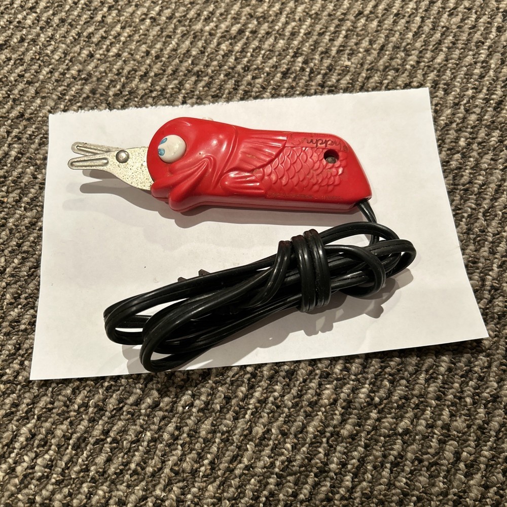 Vintage Red Snippy  Electric Scissors – Works