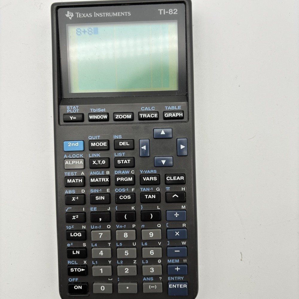 Texas Instruments TI-82 Graphing Calculator Tested Works.