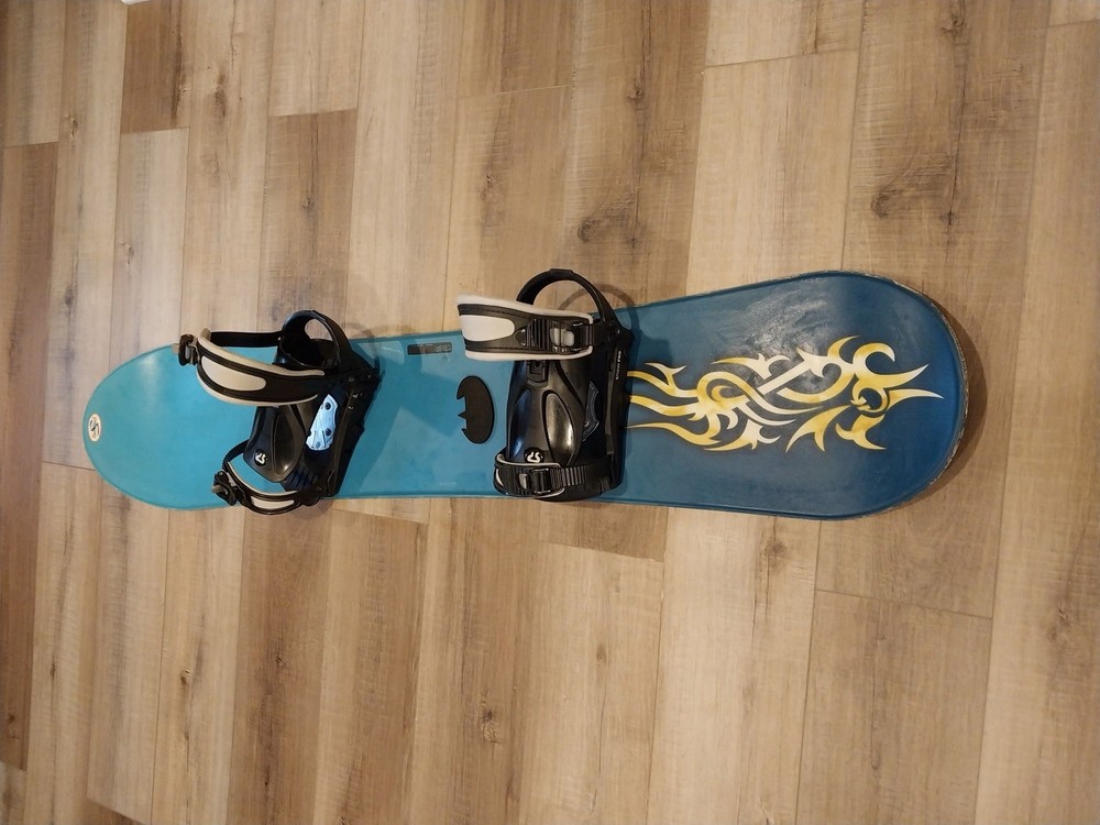 Killer Loop Snowboard 140 cm (BINDINGS NOT INCLUDED)