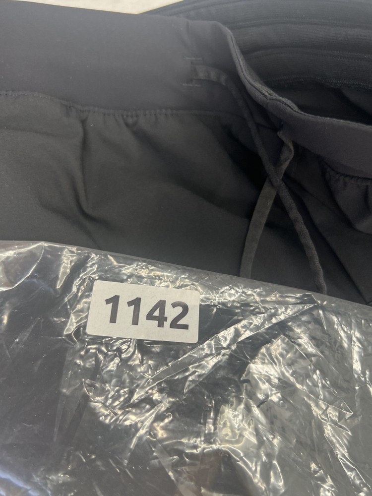 Lululemon Shorts Men Small Black Solid T.H.E Drawstring Pockets Linerless S