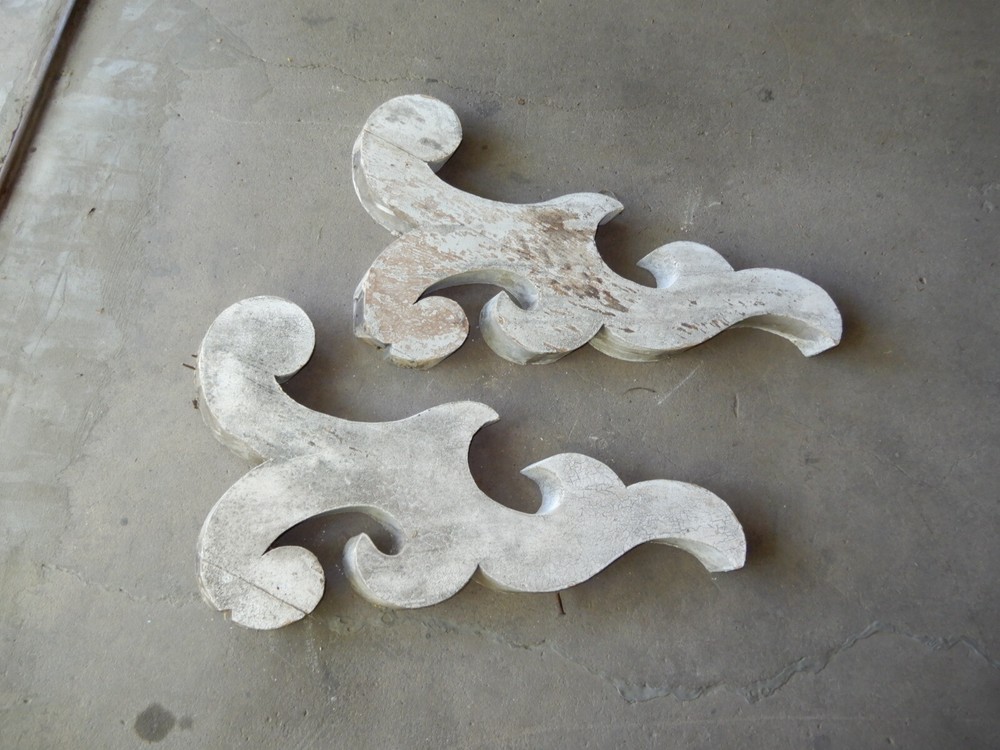 2 LARGE ANTIQUE ARCHITECTURAL CORBELS CHIPPY WHITE CIRCA 1850 3