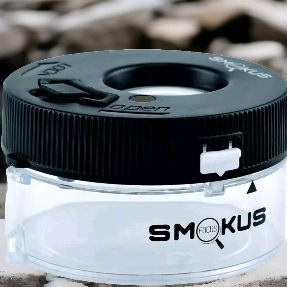 Smokus Focus Jetpack Black Hermetic Container LED Magnification