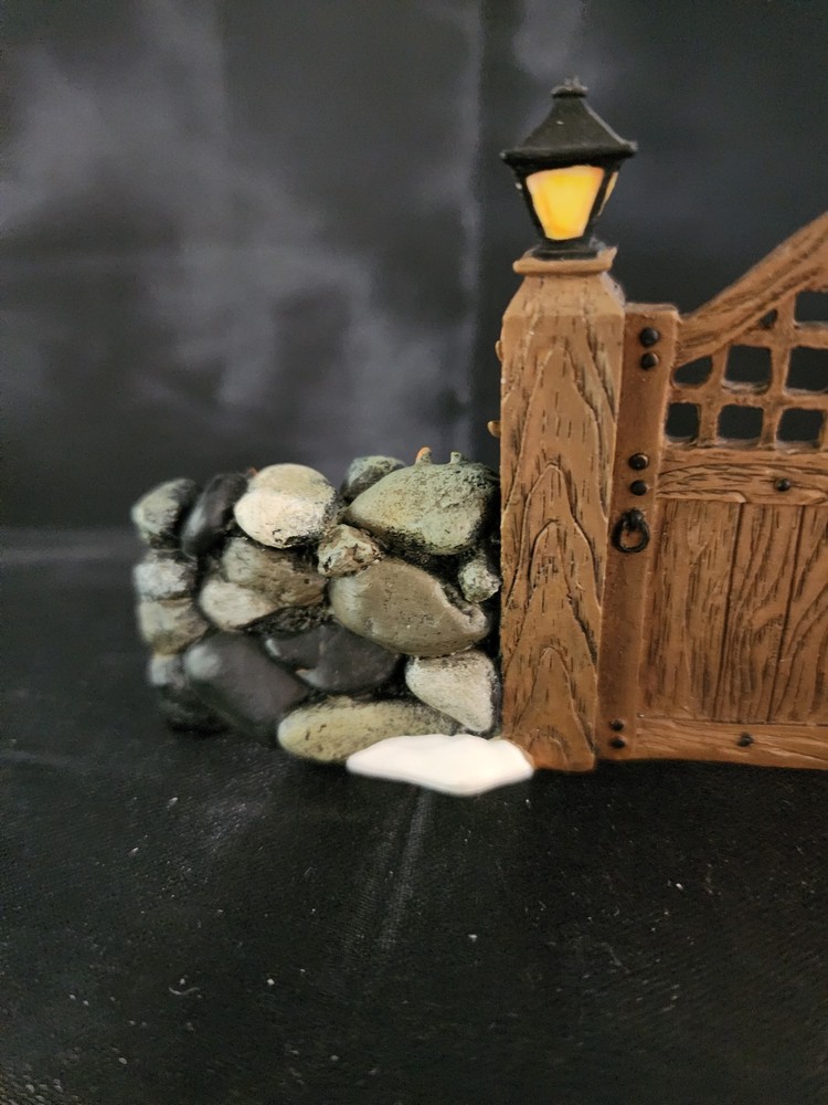 Dept 56 "Fieldstone Entry Gate" #52718
