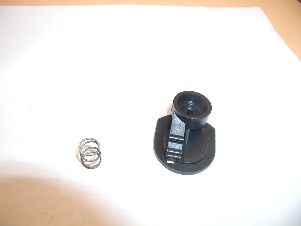 Crosman 357 - Cylinder Plate, Detent and Spring