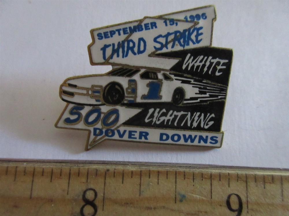 1996 White Lightning 500 Dover Downs NASCAR hat lapel pin