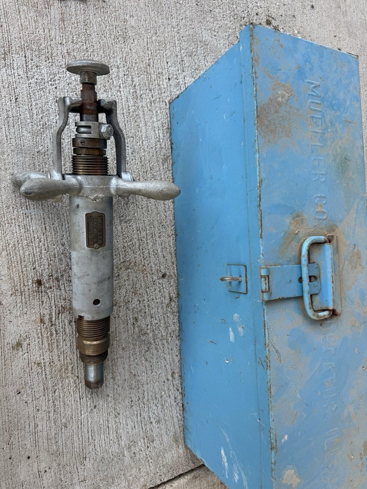 Mueller Model D5 No. E4 Drilling Machine with Tapping Bits