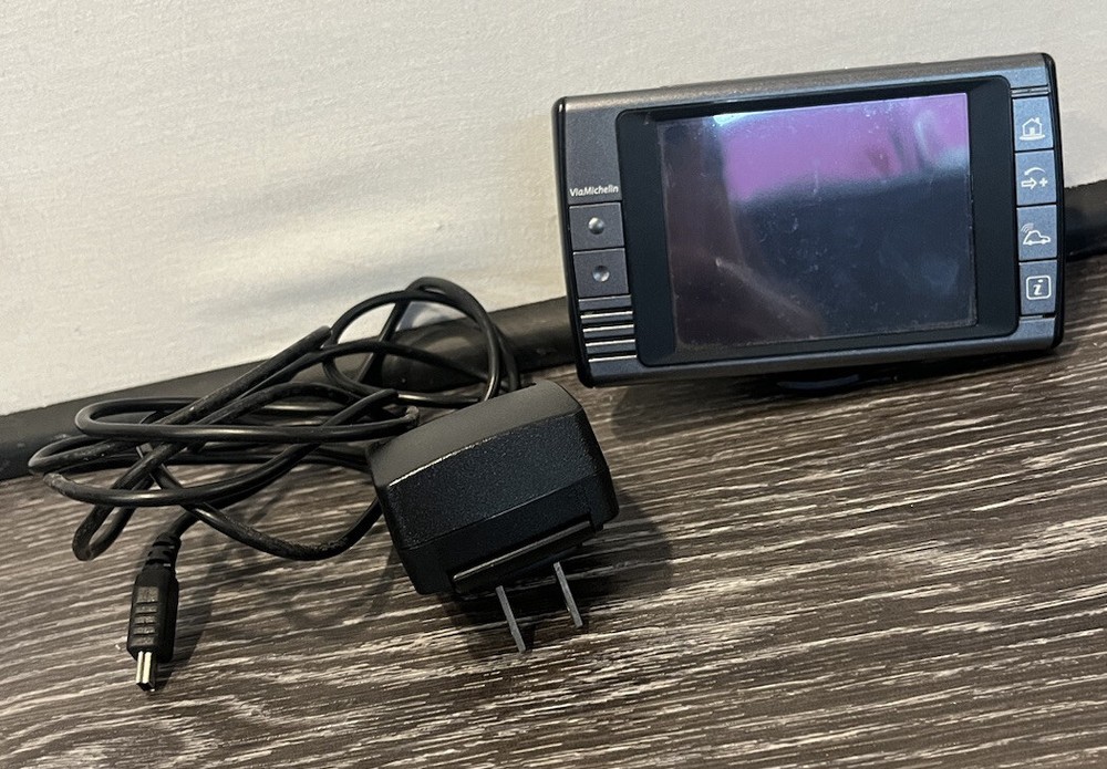 ViaMichelin Navigation X-930 Automotive Mountable GPS System Bundle