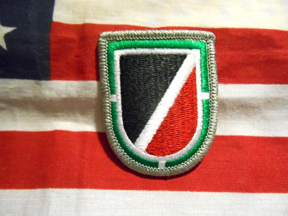 301ST PSYCHOLOGICAL OPERATIONS AIRBORNE BERET FLASH