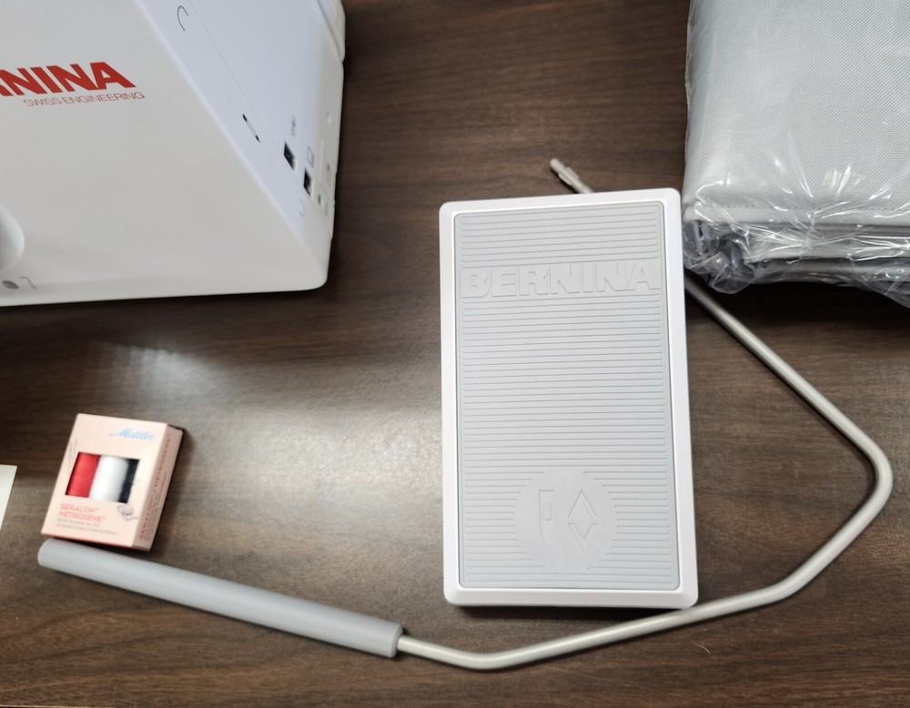 Bernina 735 Sewing Machine! Professionally Serviced!