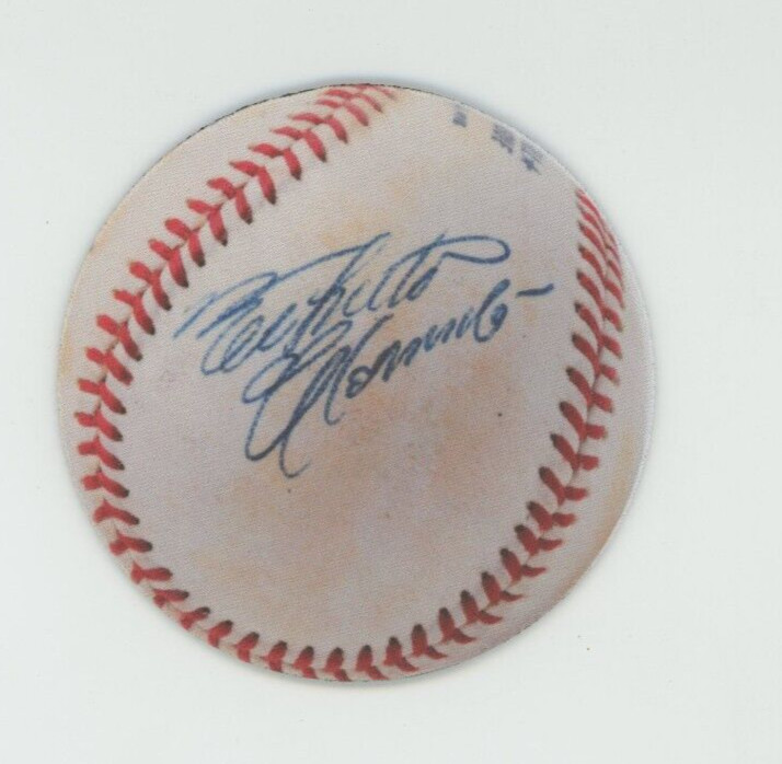 Roberto Clemente Facsimile Autograph Baseball Coaster - Pittsburgh Pirates
