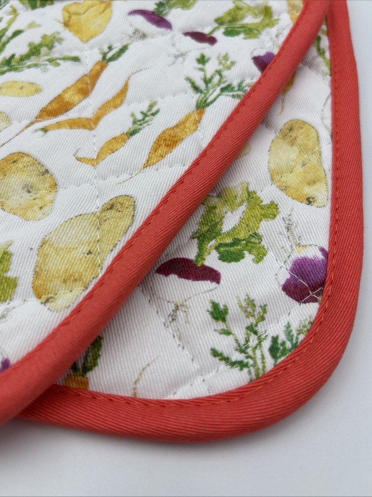 Sara Fitz Root Vegetable Themed Pot Holder Set *New*