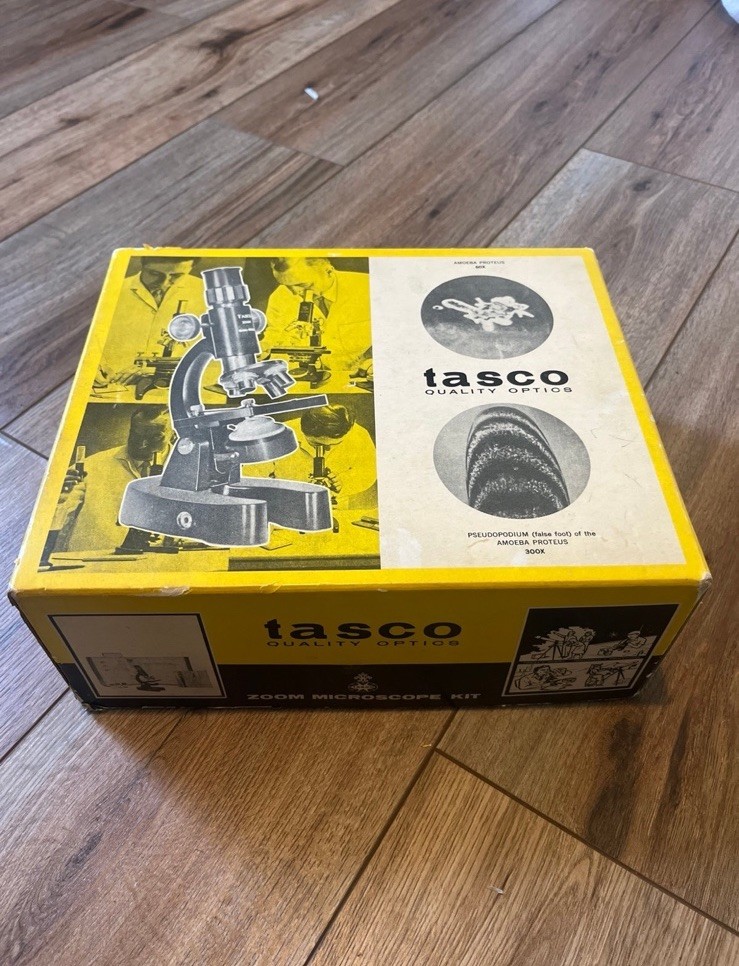 Vintage TASCO Microscope 900XKZ