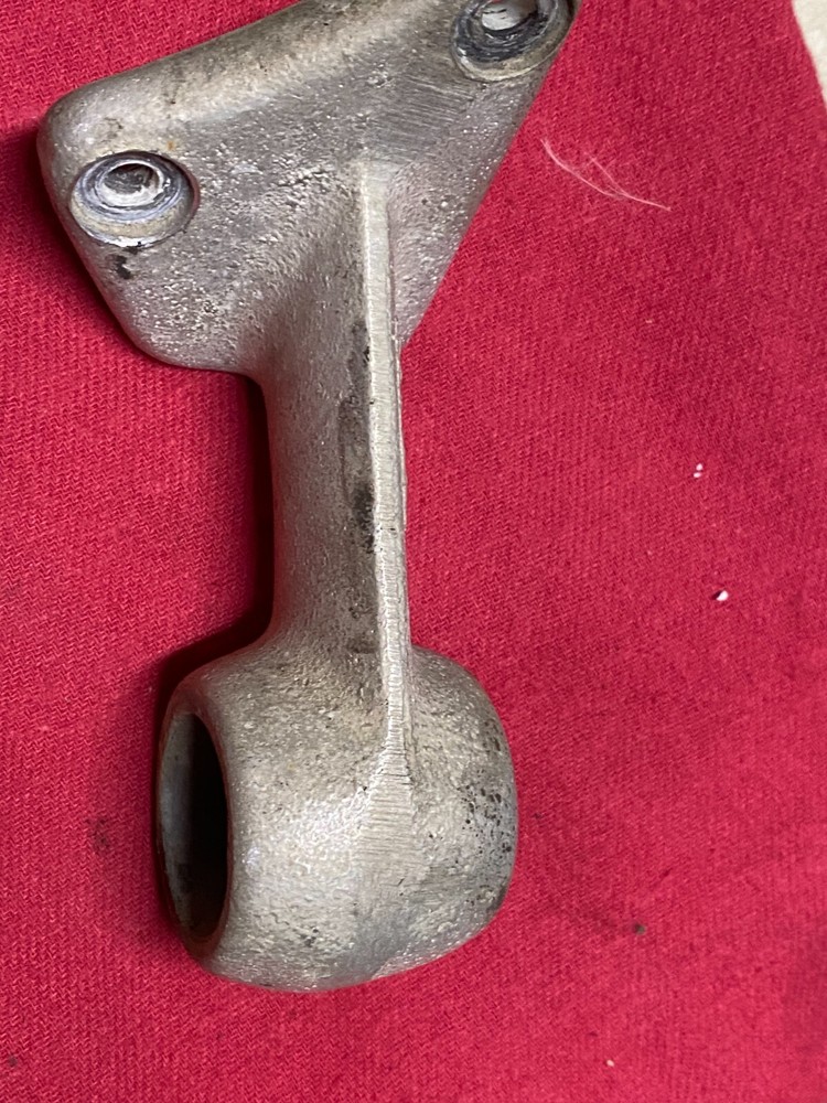 KENWORTH LOWER CAB ACCESS, GRAB HANDLE: BRACKET, MOUNT, SUPPORT K275-5472R
