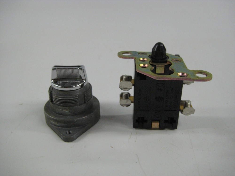 GENERAL ELECTRIC CR2940UB202A SELECTOR SWITCH NSMP