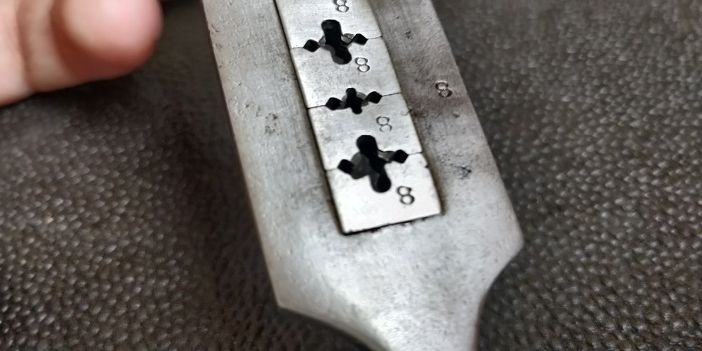 Antique S.W CARD Die Stock No. 00A ~ Threading tool Blacksmith use