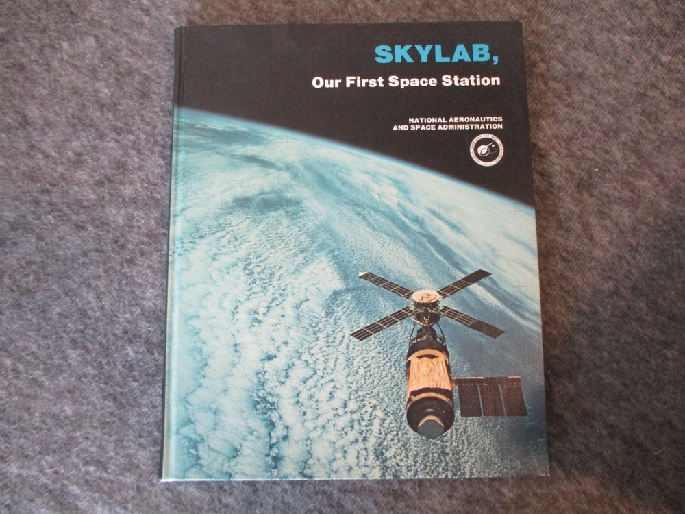 NASA MSFC APOLLO SKYLAB , OUR FIRST SPACE STATION **SIGNED** by EDITOR BELEW