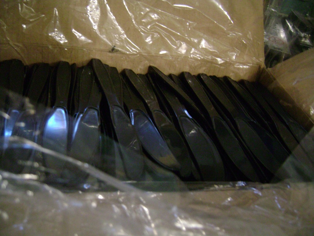 DISPOSABLE BLACK PLASTIC WEIGHT KNIVES BULK 1000