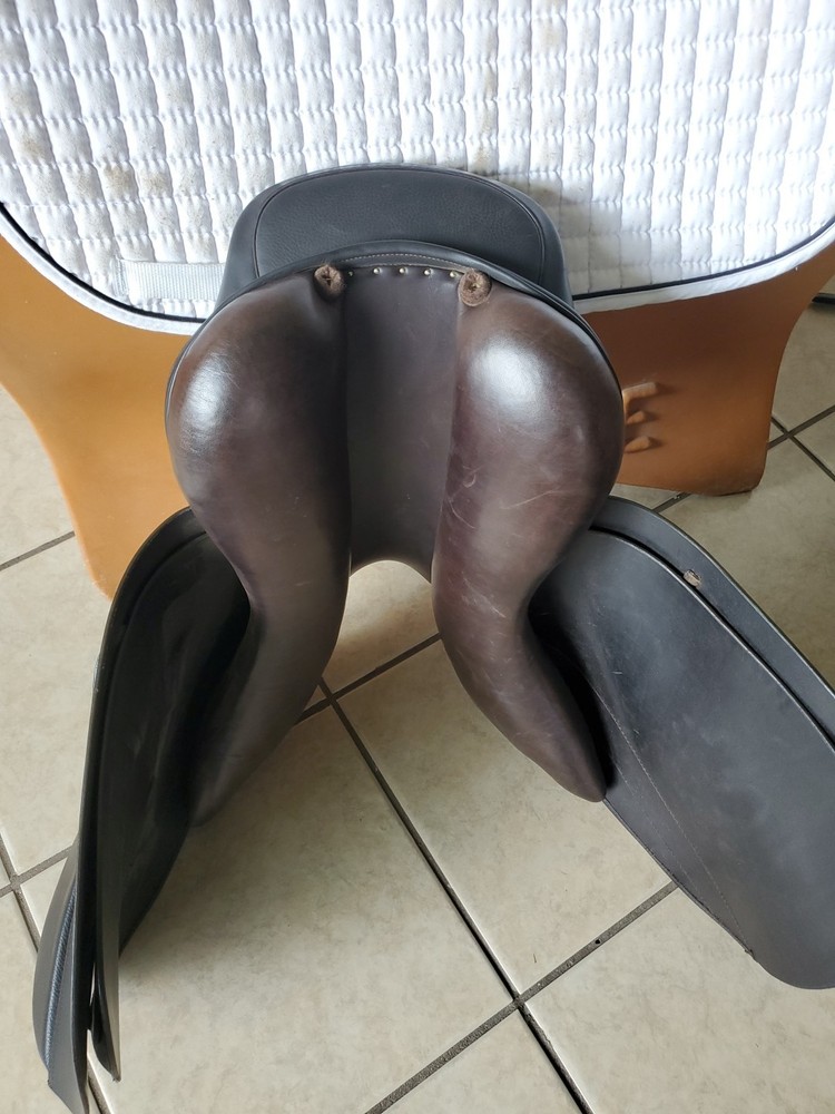 Harry Dabbs Avant GP Saddle 17"/MW