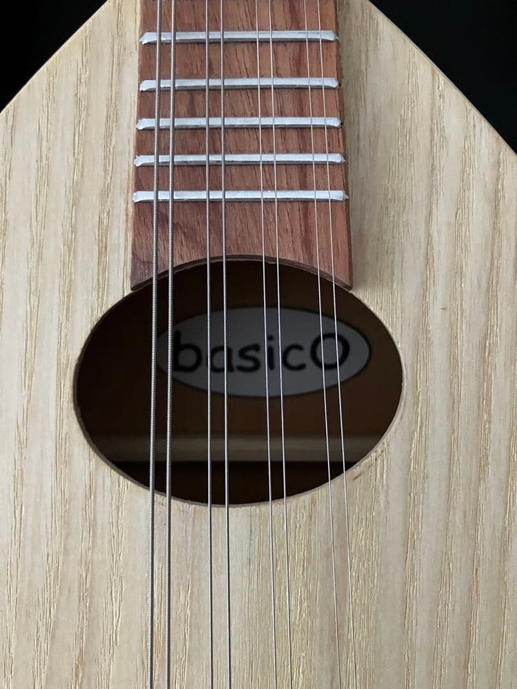 Basiko (flat mandolin)