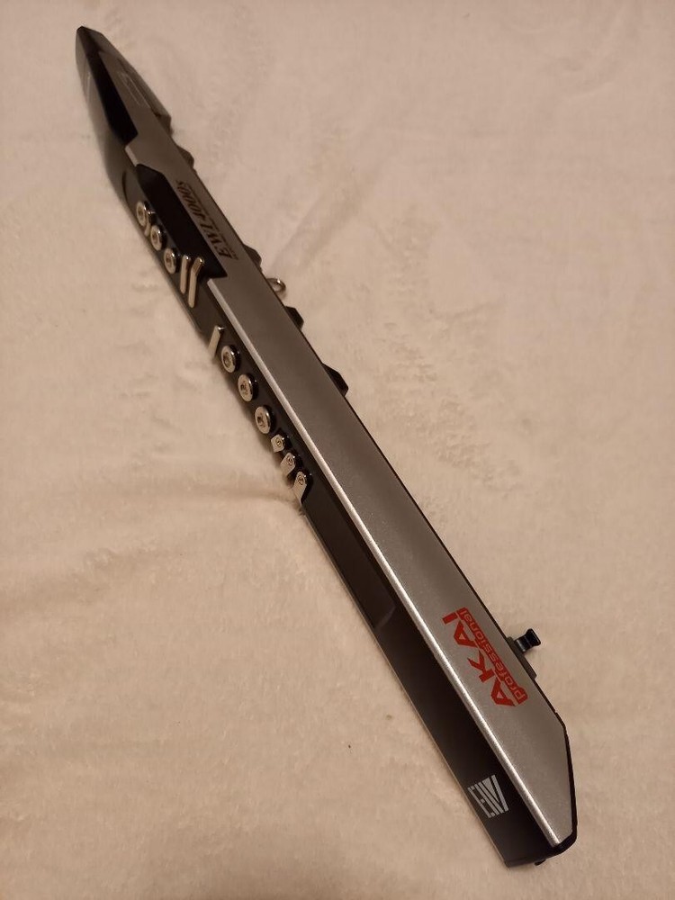 AKAI EWI4000S Wireless Electronic Wind Synthesizer Working