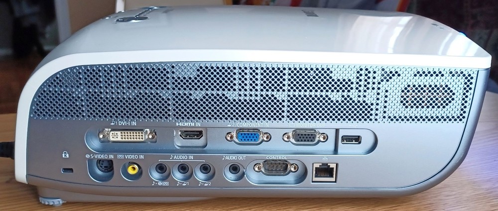 Canon SX80 Mark II LCD Projector – Powers On & Projects – Limited Testing