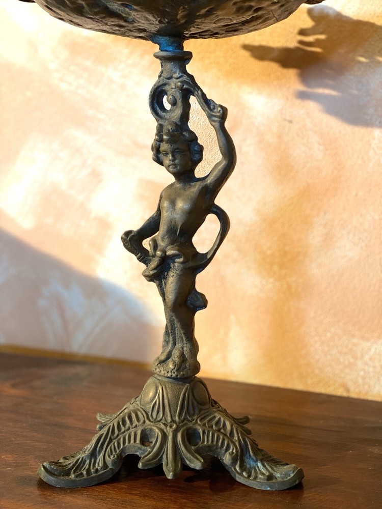 centerpiece stand ornament