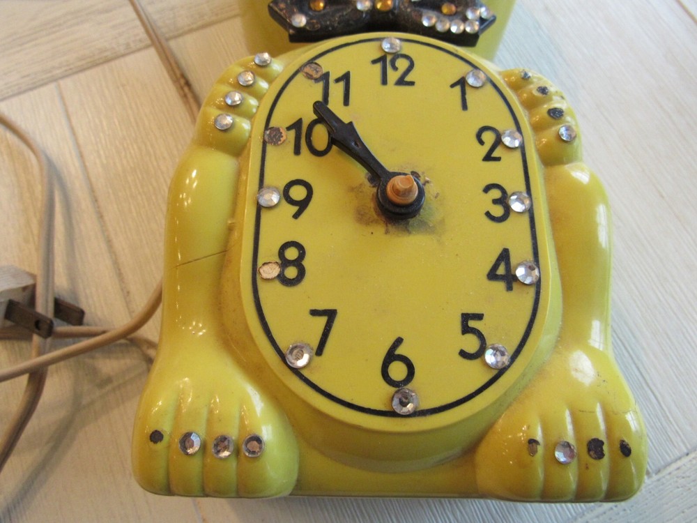Antique Kit Cat Clock Electric Yellow