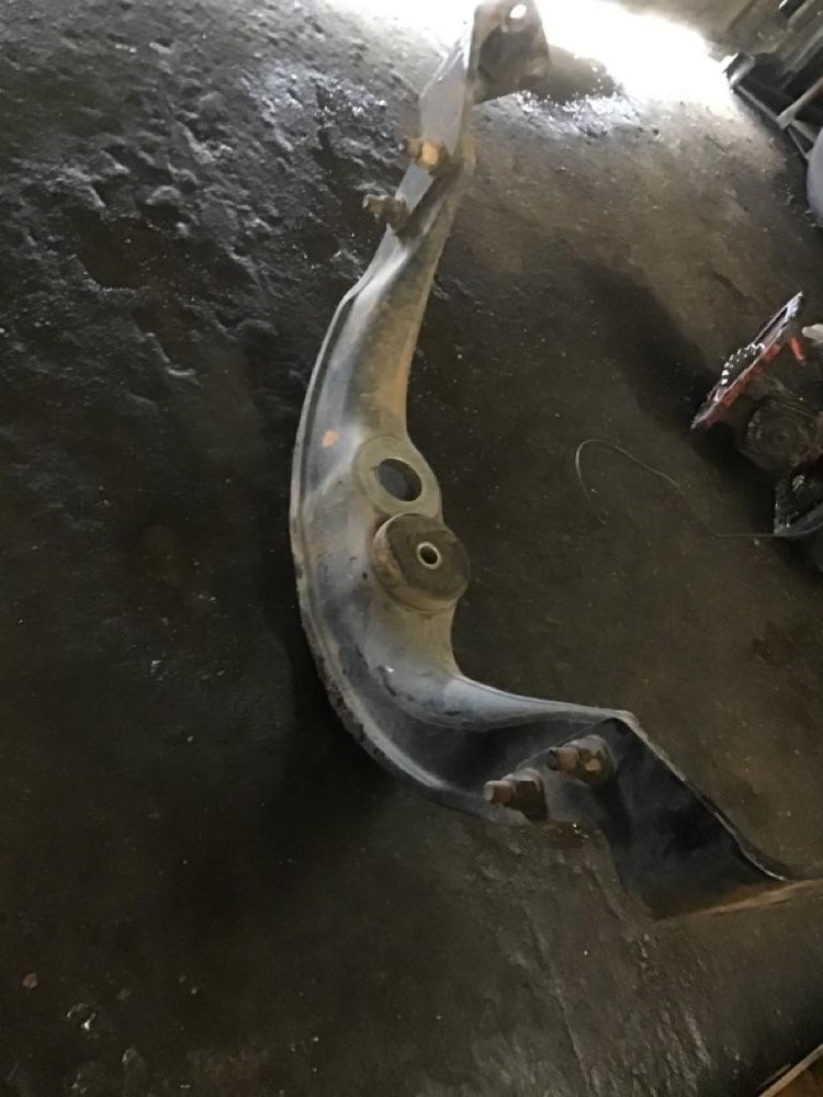 Replaces 2018 KENWORTH T800B FRONT ENGINE MOUNT , CO