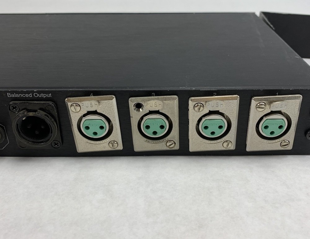 Edcor Electronic MX100PX Programable Microphone Mixer