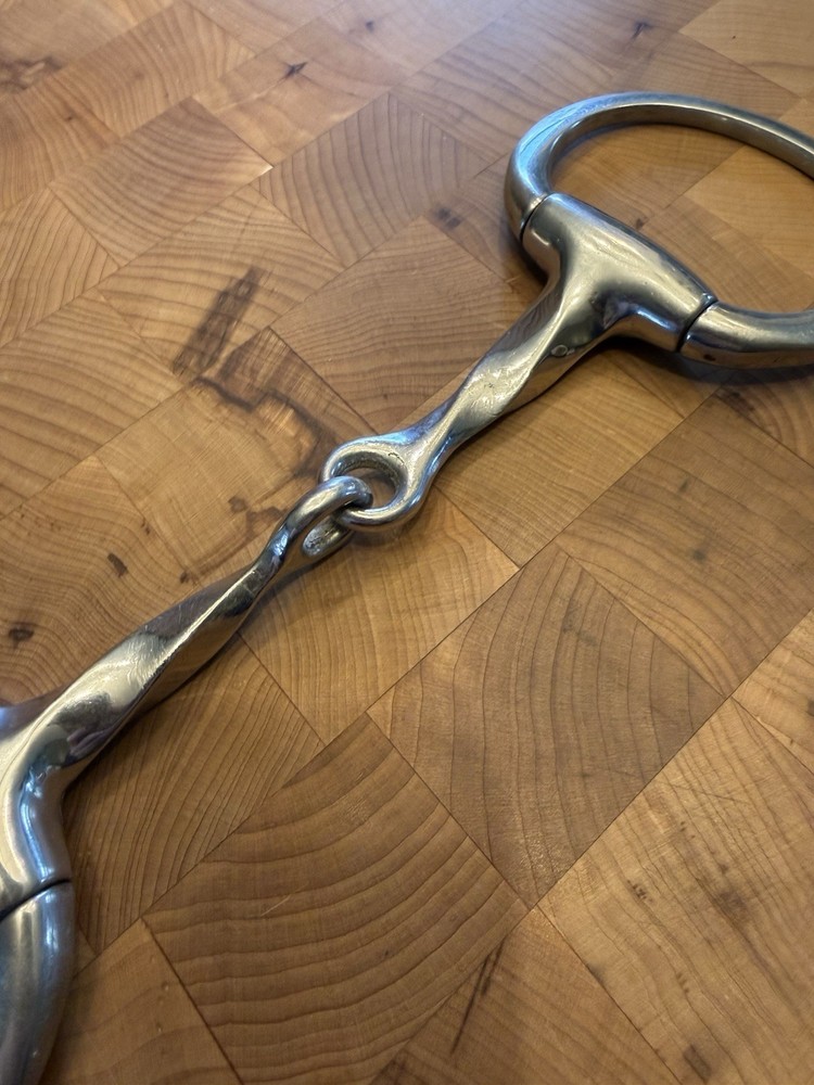Coronet 5 1/2” Slow Twist Eggbutt Snaffle Bit
