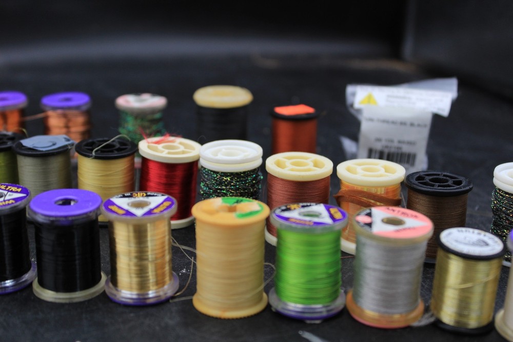 Fly Tying Kit with Tools, Materials in a Bag, Vise, Thread