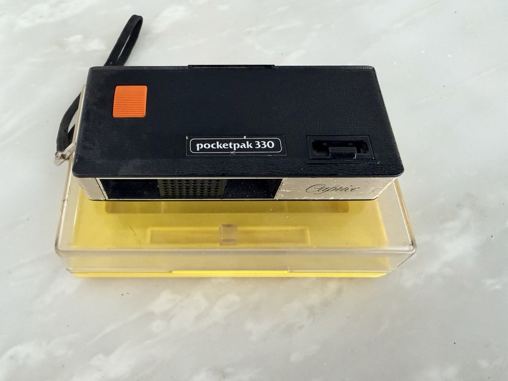 Vintage Caprice Pocketpak 330 Flipflash Camera